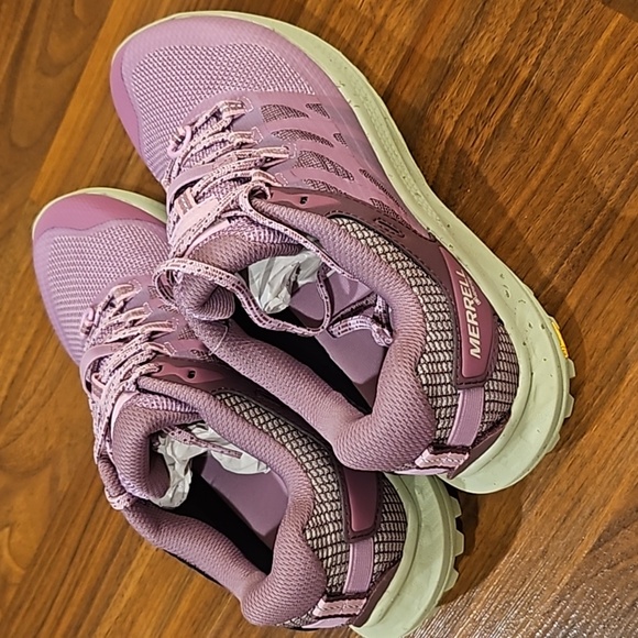 New Women's Merrell Sneakers - Picture 4 of 7